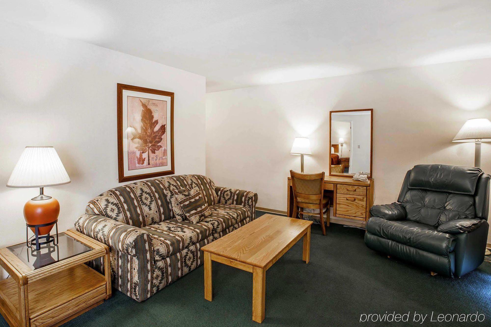 Quality Inn & Suites Bremerton Near Naval Shipyard Exterior foto