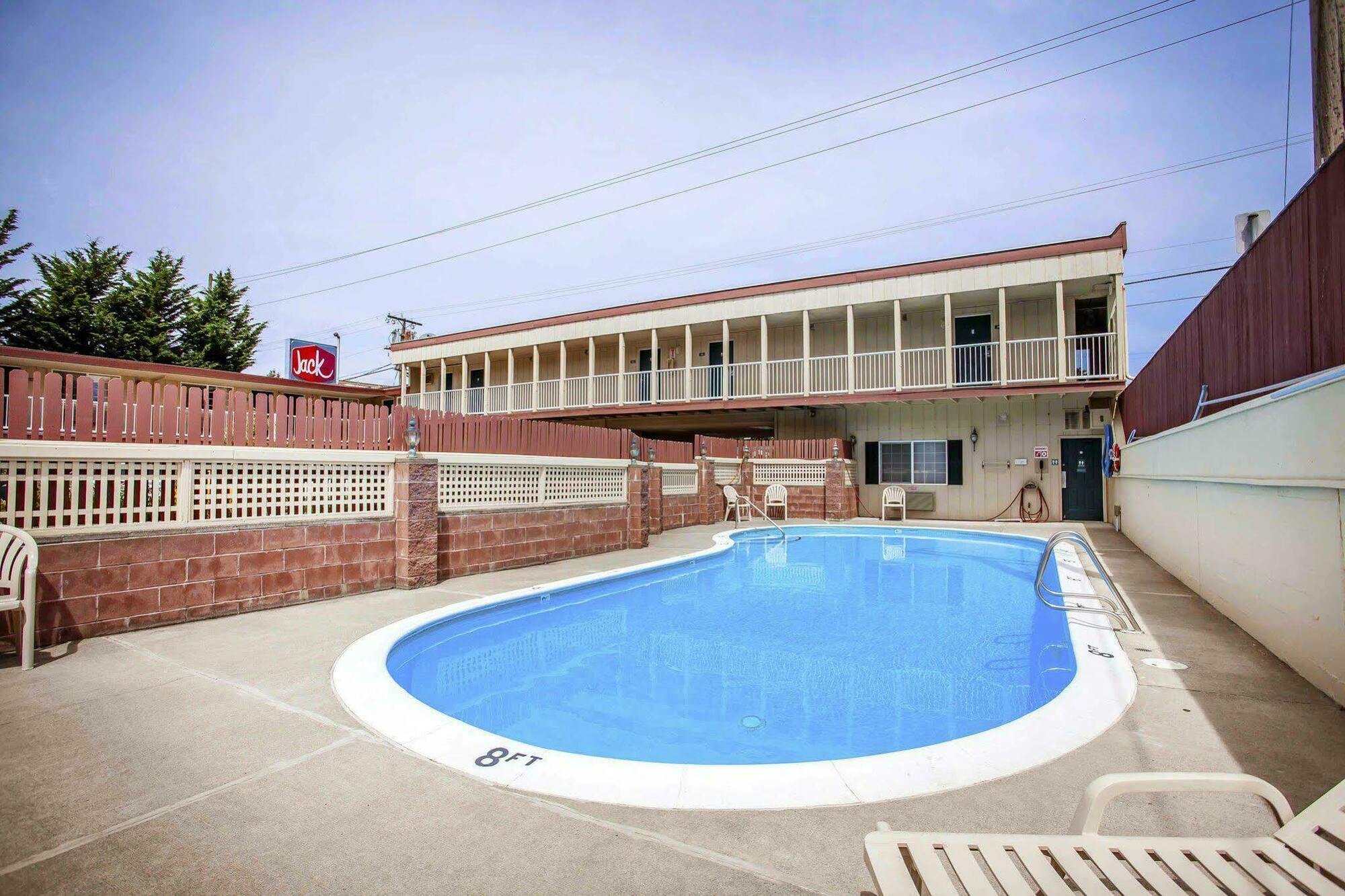 Quality Inn & Suites Bremerton Near Naval Shipyard Exterior foto